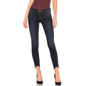 Frame Le Skinny De Jeanne Scoop Hem in Baylis